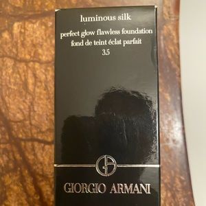 Giorgio Armani makeup - luminous silk foundation 3.5